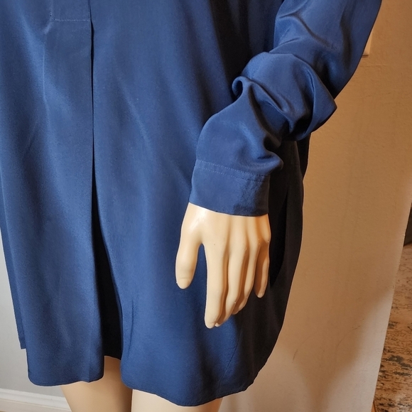 Vince Silk Tunic Pockets. Long Sleeve band collar. Size Small. - Picture 10 of 16
